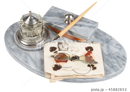 Old fountain pen and inkwell with old letters  45882653