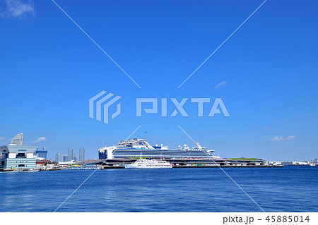 大桟橋に停泊する豪華客船ダイヤモンドプリンセス 大桟橋に停泊する豪華客船ダイヤモンドプリンセス 45885014