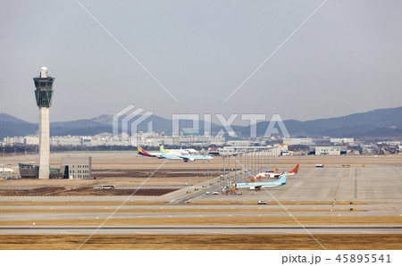 空港 管制塔 飛行機 45895541