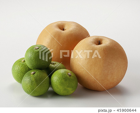 大分県産カボスと梨 45900644