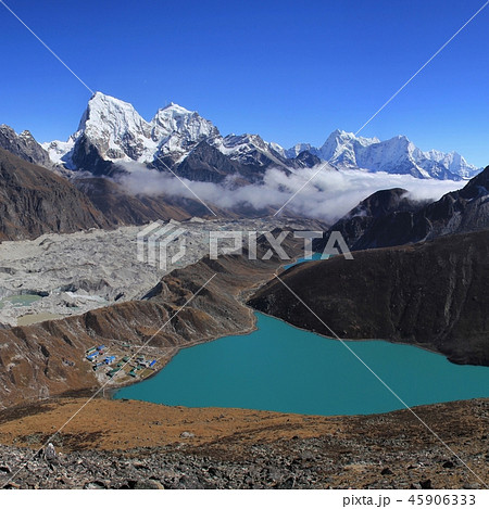 Turquoise Lake Gokyo, Ngozumpa Glacier. 45906333