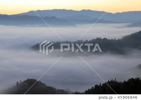 長野県池田町 雲海スポットの朝 45906846