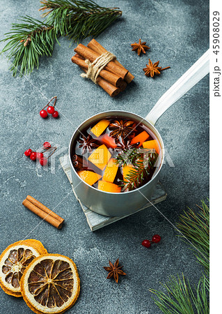 Christmas mulled wine with spices and fruit Christmas mulled wine with spices and fruit 45908029