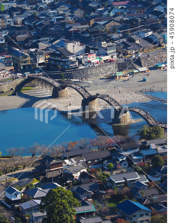 錦帯橋(山口県:岩国城からの眺望) 錦帯橋(山口県:岩国城からの眺望) 45908074