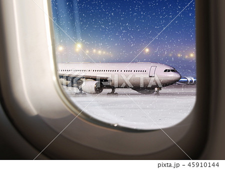 view through a plane window view through a plane window 45910144