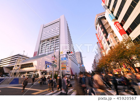 日本の東京都市景観　中野サンプラザなど、中野の街並みを望む 45920567