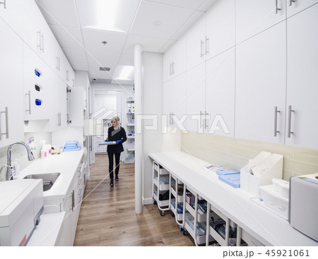 Dentist's assistant cleaning equipment Dentist's assistant cleaning equipment 45921061