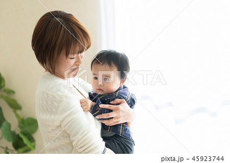 育児　子育て 45923744