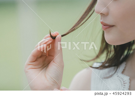 young woman young woman 45924293