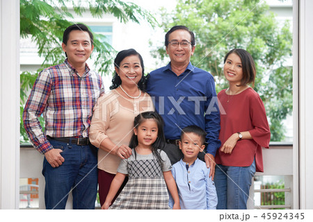 Big family 45924345