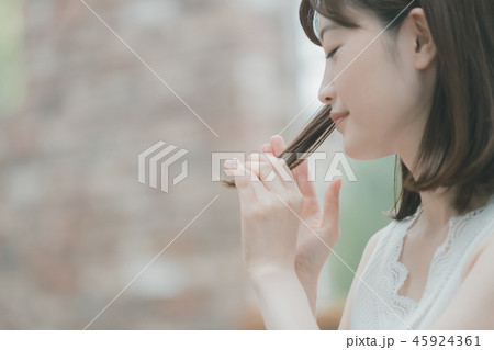young woman young woman 45924361