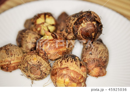 ふかしたサトイモ ふかしたサトイモ 45925036