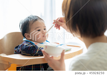 育児　子育て 45928250