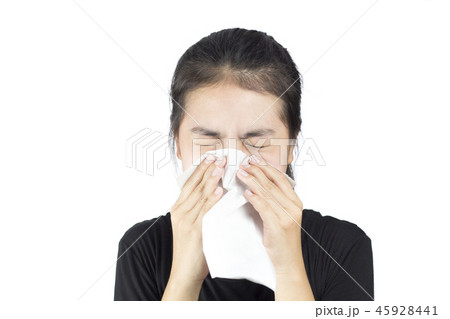 woman sneeze 45928441