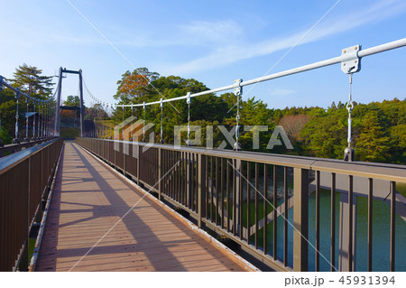 野岳大橋(長崎県:野岳湖:秋の行楽シーズン) 野岳大橋(長崎県:野岳湖:秋の行楽シーズン) 45931394