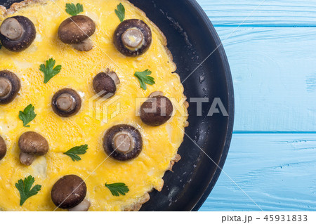 Omelette with mushroom Omelette with mushroom 45931833