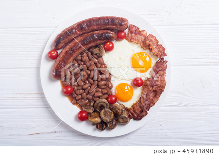 English breakfast with bacon 45931890