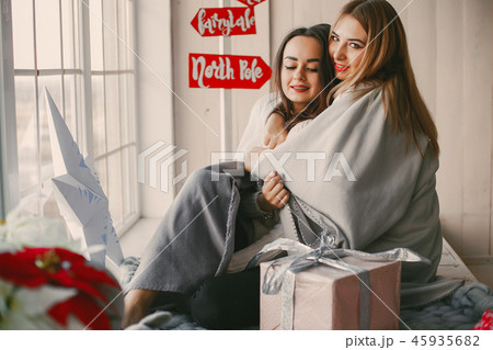 girls with gifts 45935682