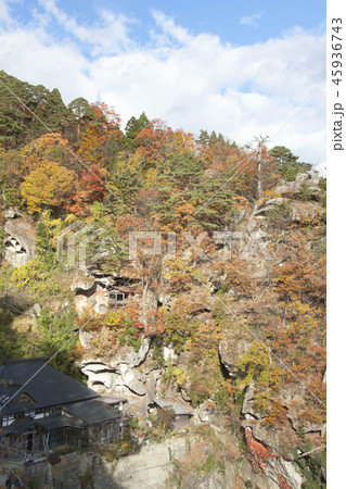 山形県山寺立石寺胎内堂のある崖 山形県山寺立石寺胎内堂のある崖 45936743
