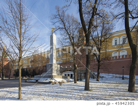 Romanov Obelisk in Alexander Garden.Moscow 45942305