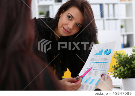 Female arm show stats graphic clipped to pad Female arm show stats graphic clipped to pad 45947089