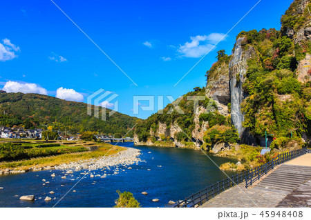 青の洞門の紅葉 【大分県中津市本耶馬渓】 青の洞門の紅葉 【大分県中津市本耶馬渓】 45948408