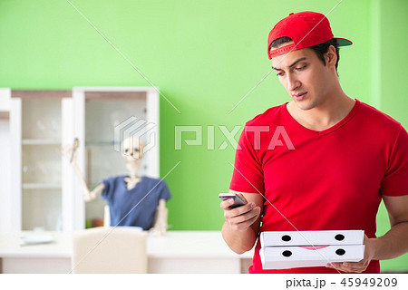 Concept of very slow pizza deliver service 45949209