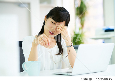 疲れたビジネスウーマン 45950035