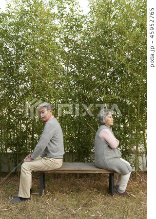 夫婦 高齢者 老人 45952765