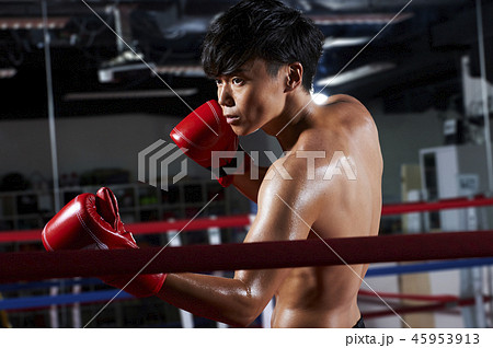 ボクシング　キックボクシング　男性 45953913