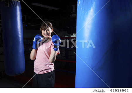 ボクシング キックボクシング 女性 ボクシング キックボクシング 女性 45953942