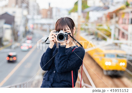 女子旅 尾道 フィルムカメラの写真素材