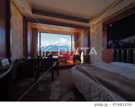 中国雲南省・徳欽 飛来寺観景天堂大酒店から眺める梅里雪山 / Meili Snow Mountain 45963356