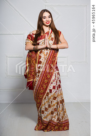 Beautiful young woman 45965164