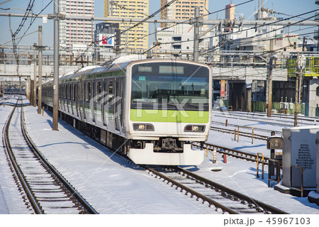 【山手線 E231系 鶯谷駅】 【山手線 E231系 鶯谷駅】 45967103