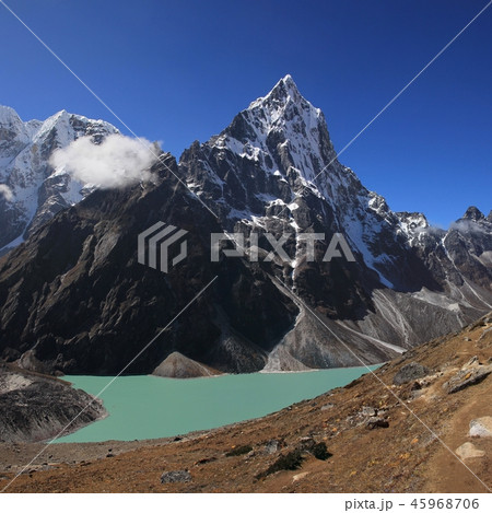 Turquoise Lake Chola and Mount Taboche Peak. 45968706