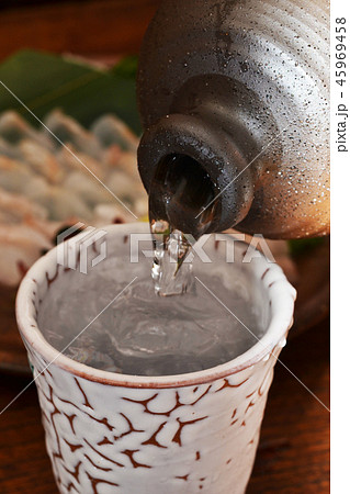 白身魚の刺身で乾杯 白身魚の刺身で乾杯 45969458