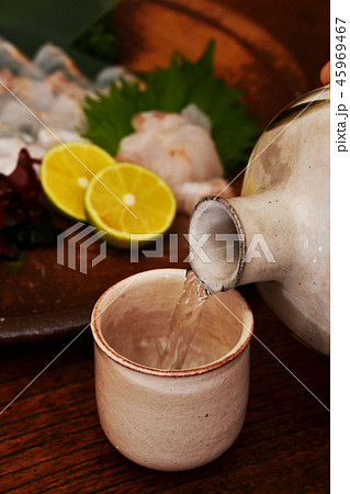 白身魚の刺身で乾杯 白身魚の刺身で乾杯 45969467