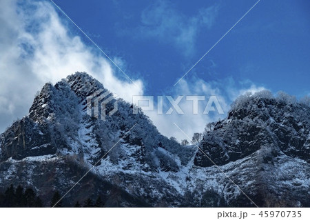 北海道の雪山 45970735