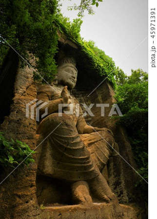 鷹取山　摩崖仏 45971391