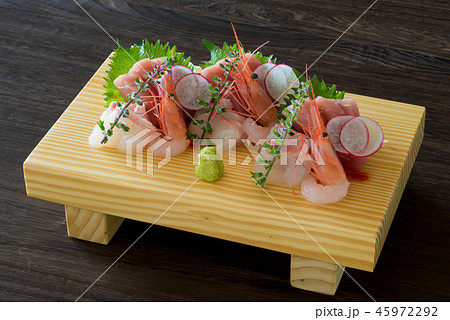 刺身盛り合わせ 45972292