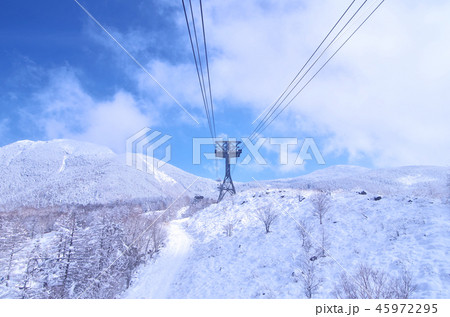 北八ヶ岳ロープウェイから望む雪山 北八ヶ岳ロープウェイから望む雪山 45972295