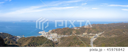 鋸山から見た房総半島と東京湾 45976842