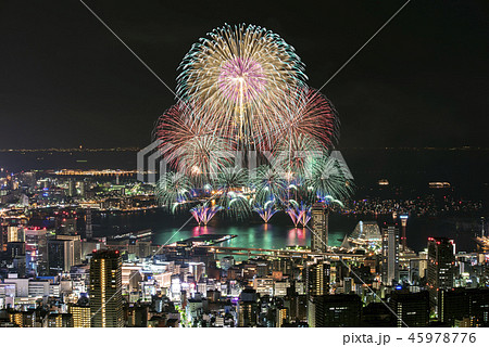 兵庫県神戸市 みなとこうべ海上花火大会の写真素材