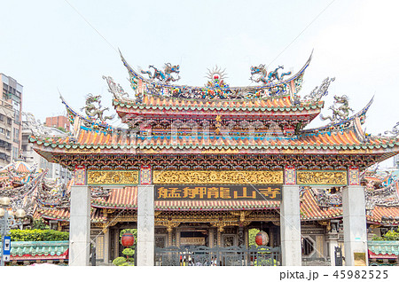 台湾　台北　龍山寺　正門 45982525