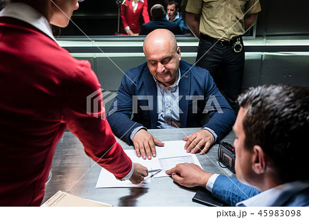 Defendant or witness counseled by the lawyer to sign an official statement Defendant or witness counseled by the lawyer to sign an official statement 45983098