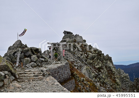 秋を迎えた立山 雄山山頂神社 45995551