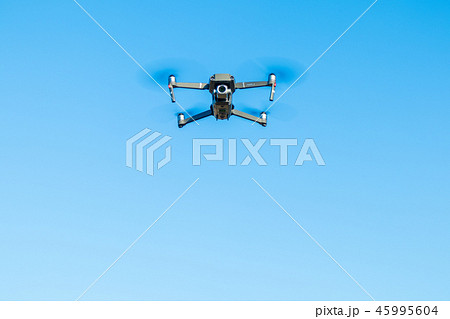 飛行するドローン　MAVIC2 Pro 45995604