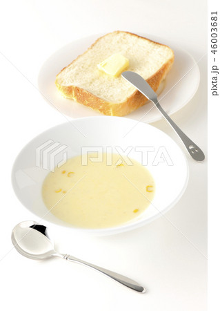 食パンとコーンポタージュ 46003681