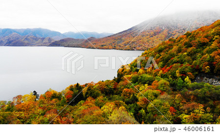 中禅寺湖の紅葉 46006161
